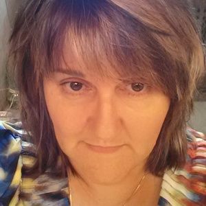 Meet your Posher, Dee